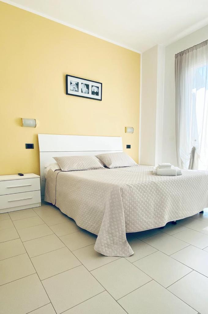 Residence Altea Riccione Eksteriør billede